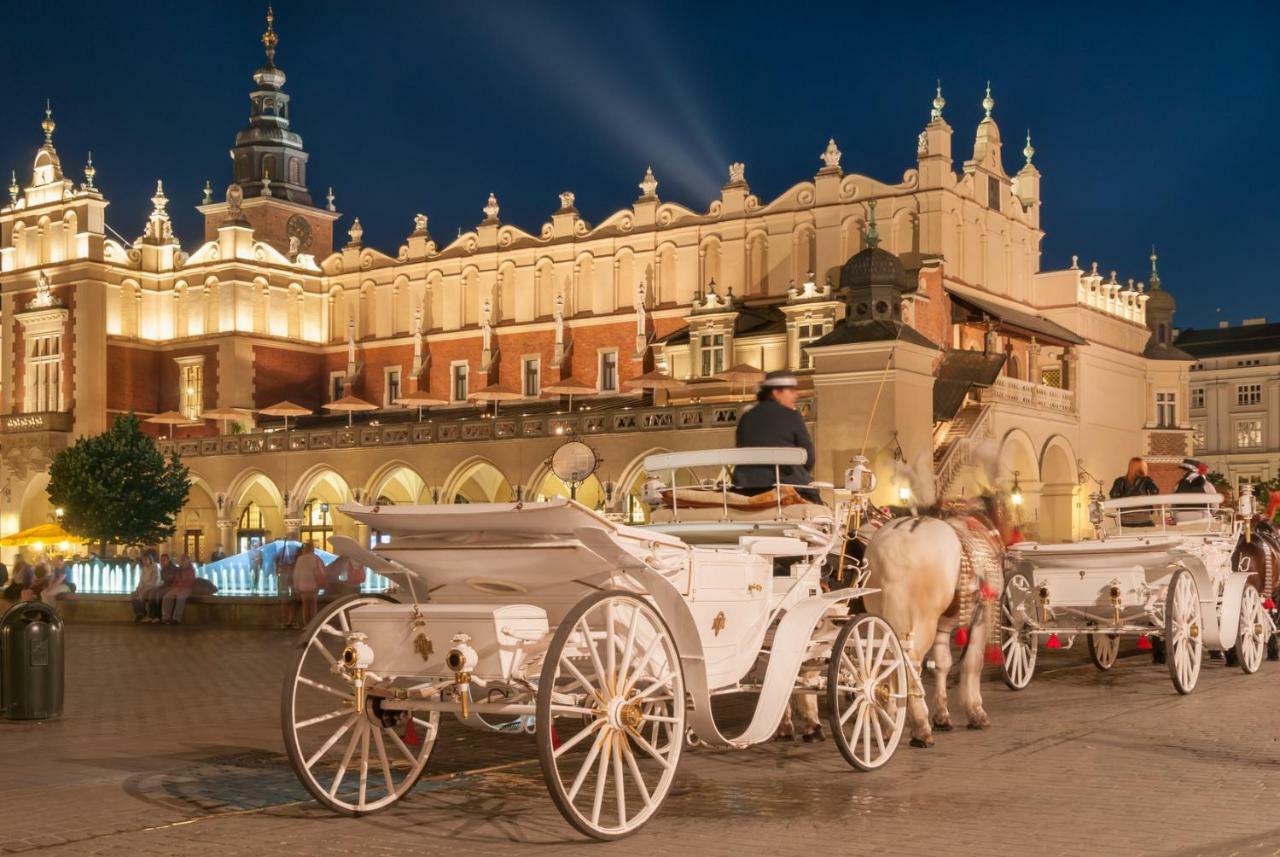 Leo Apartments Main Square Krakow Bagian luar foto