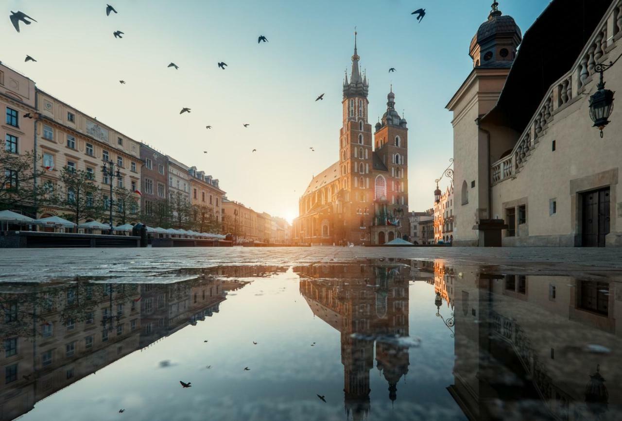 Leo Apartments Main Square Krakow Bagian luar foto